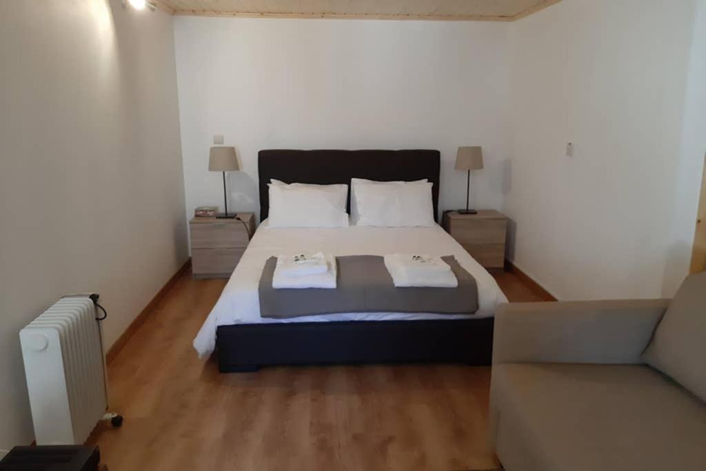 Aurora Papas Apartment Provesende ภายนอก รูปภาพ