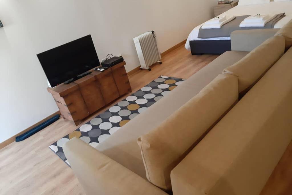 Aurora Papas Apartment Provesende ภายนอก รูปภาพ